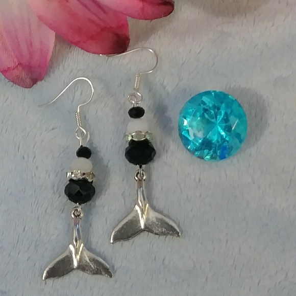 Orca Whale Fluke Silver Charm Earrings - Picture 1 of 3